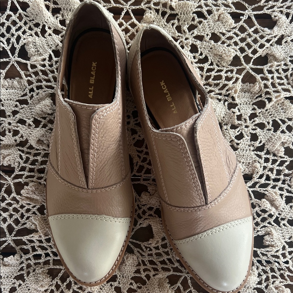 All Black Women's Loafers in Rose Tan and Cream NWOB Size 39.5